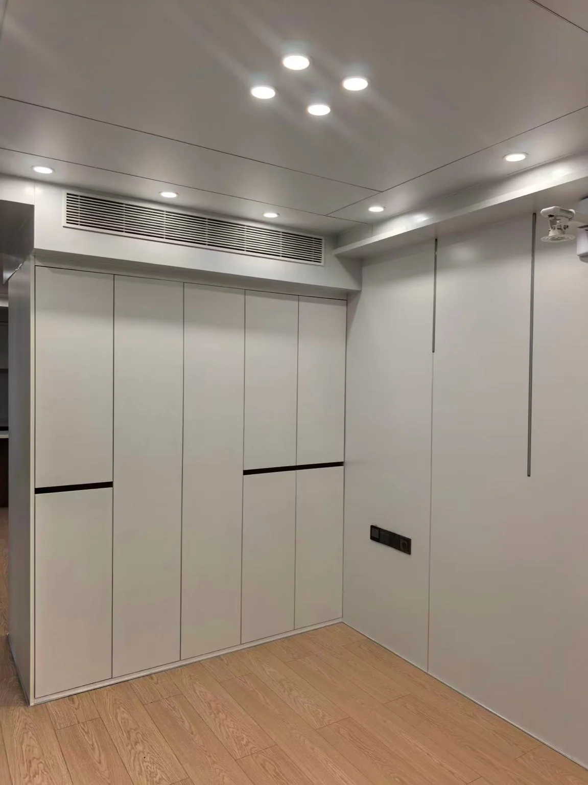 Интерьер капсульного дома Golden Bridge — зона отдыха